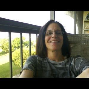 Meet your Posher, Elyse